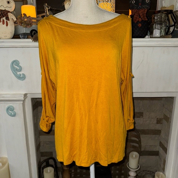 Liberty Love split cold sleeve mustard color top. Super cute and comfy Sz. L - Picture 1 of 7